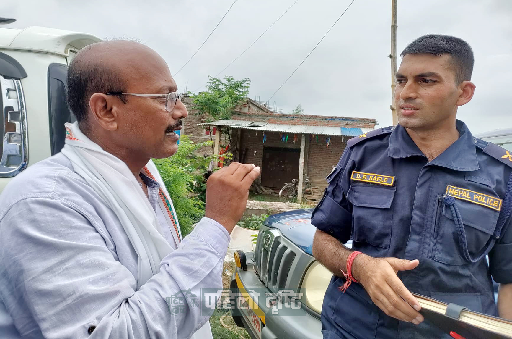 पचरौता नगरपालिकाका नगरप्रमुख जलन्धर सिंह जैसवार र ईलाका प्रहरी कार्यालय सिम्रौनगढका प्रमुख तथा प्रहरी निरीक्षक देवराज काफ्ले